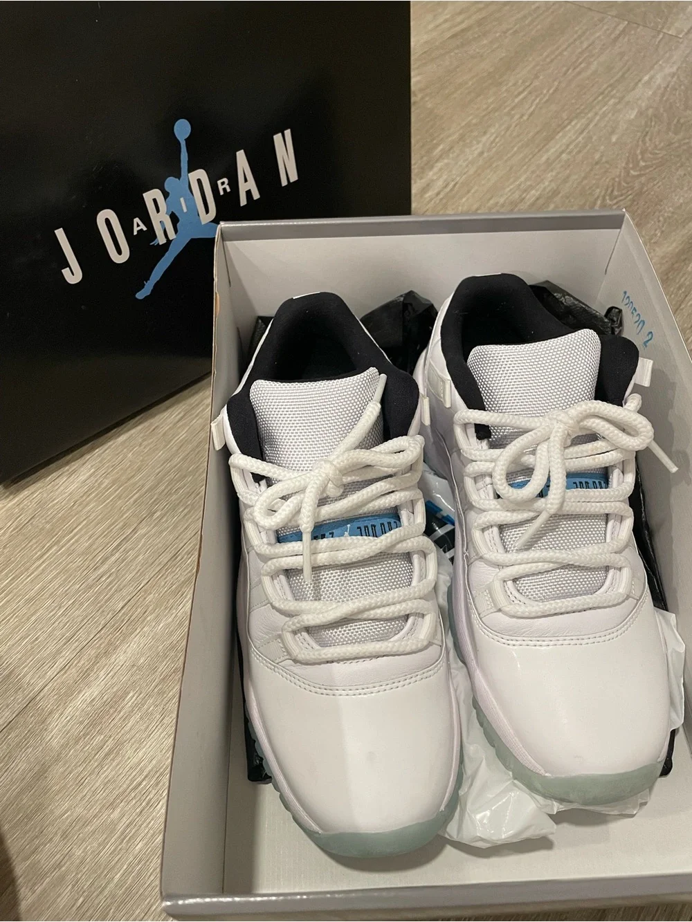 Jordan Kids 7Y White/Light Blue Low-Top Sneakers